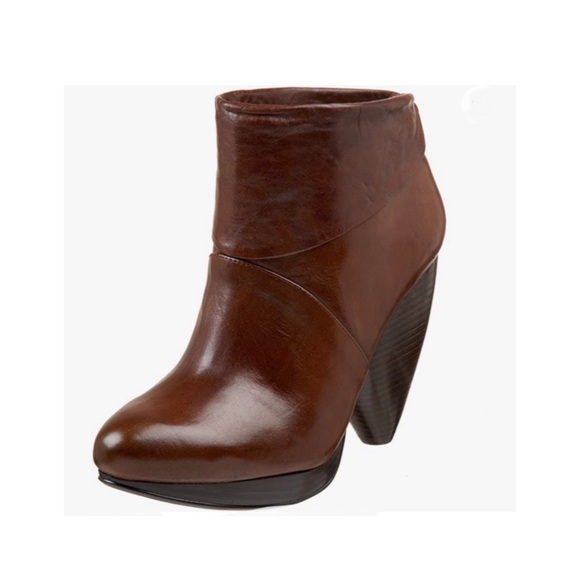 Brown genuine leather ankle platform boots. MAX STUDIO UMBERTO/ COGNAC - Picture 1 of 16
